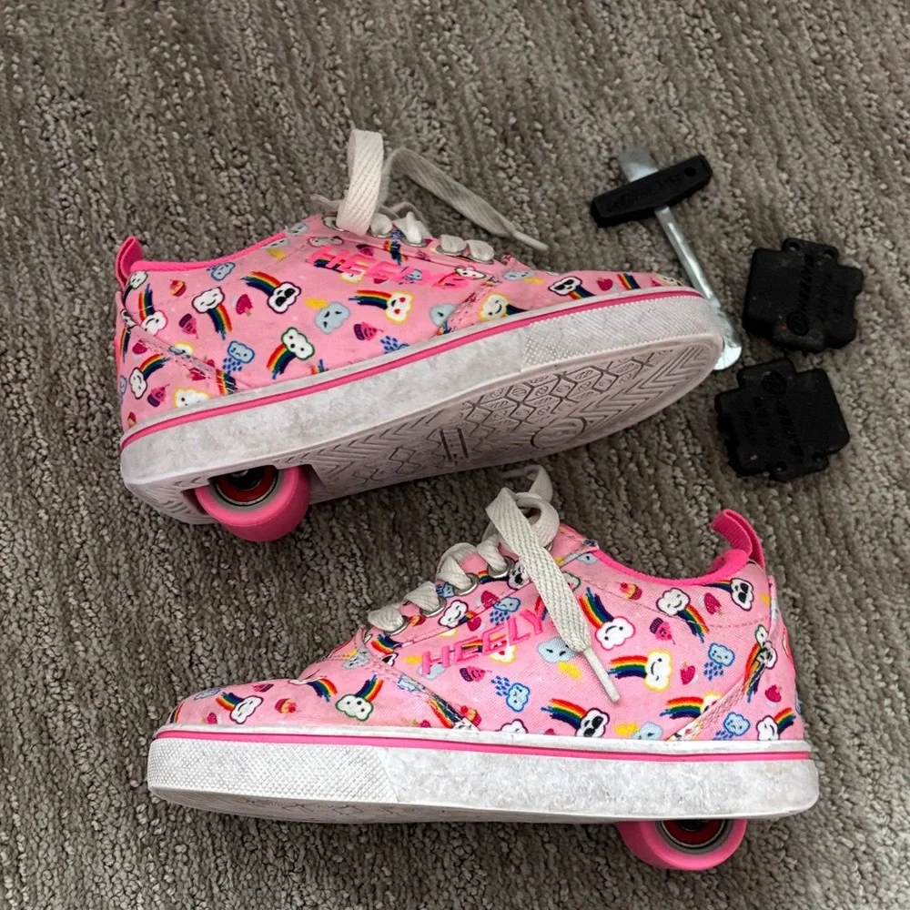 Heelys Pink and White Kids Sneakers with Fun Patterns - Picture 5 of 6